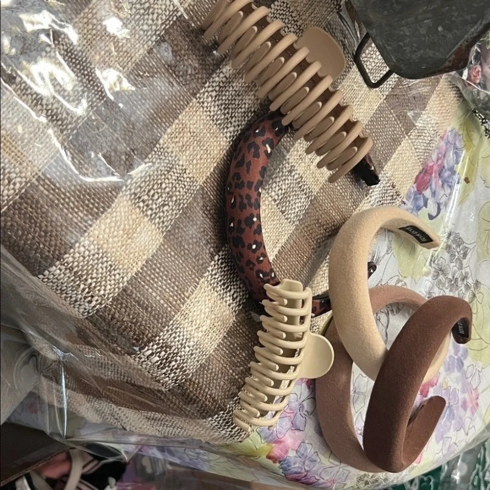 Stylish Tan and Brown Hair Accessories Set